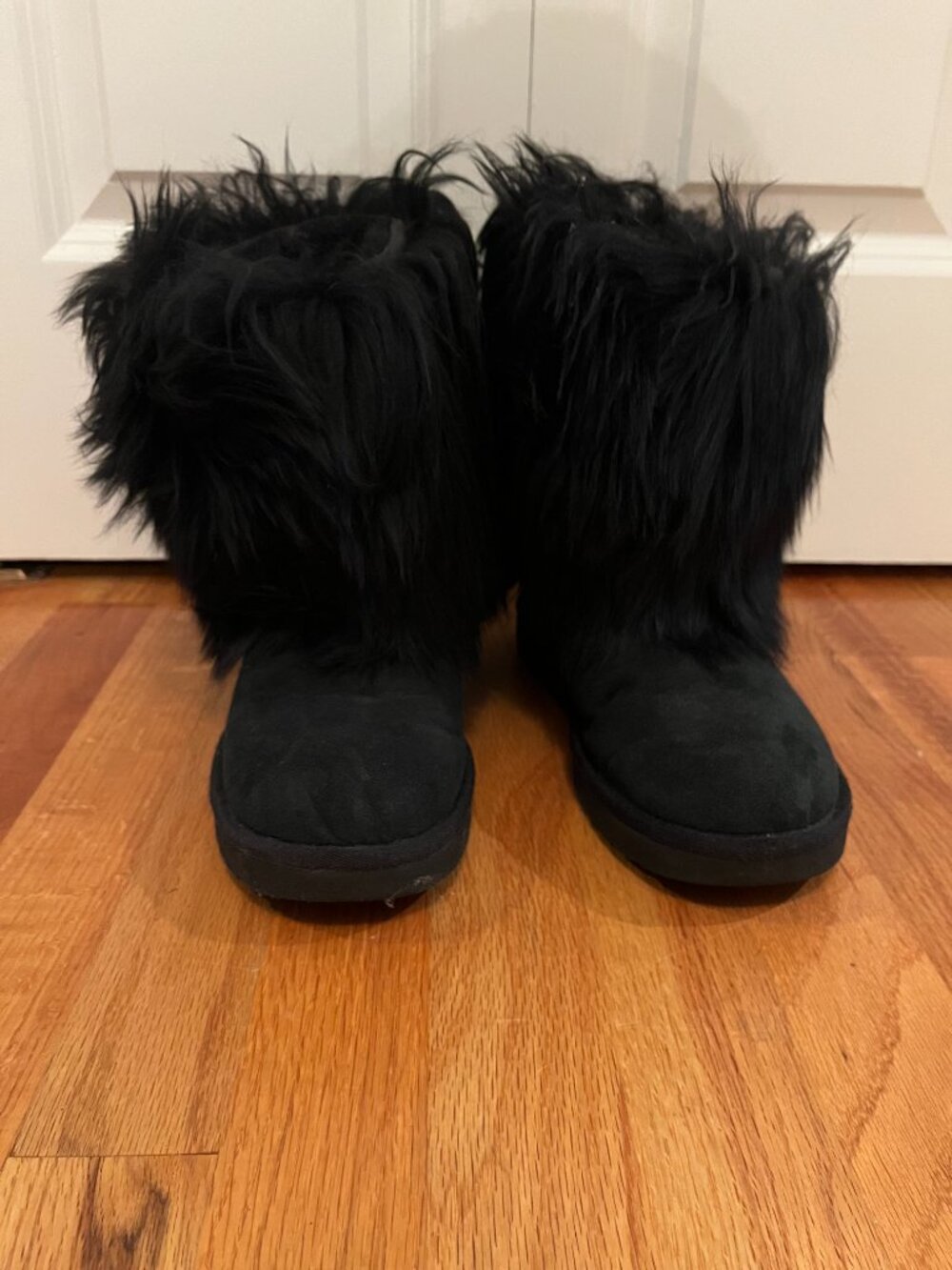 Women's UGG Calf Boots Black Suede Black Fur Outside Sz 7 Excellent Condition